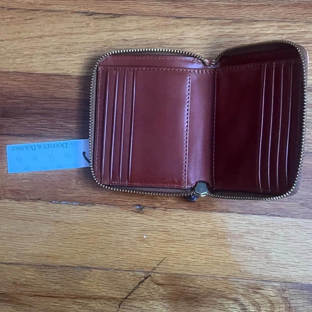 Pebble Grain Small Zip Around - Picture 4 of 5